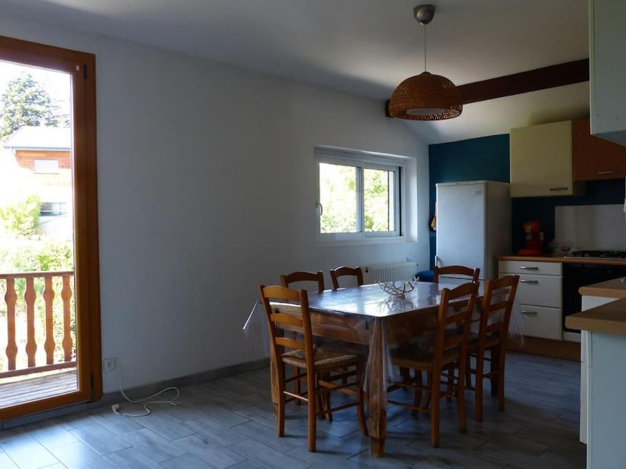 Dans Maison Appartement *